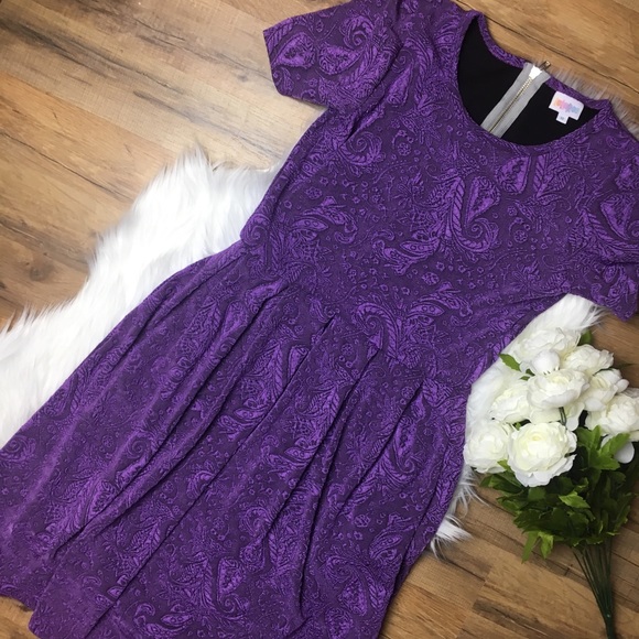 LuLaRoe Dresses & Skirts - LuLaRoe Amelia Dress with Pockets